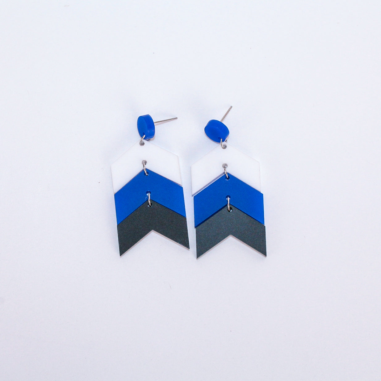 W/B/B - Chevron SS Dangles