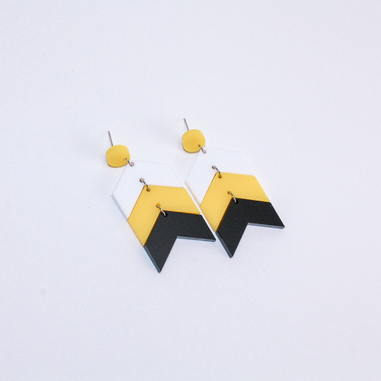 W/Y/B - Chevron SS Dangles